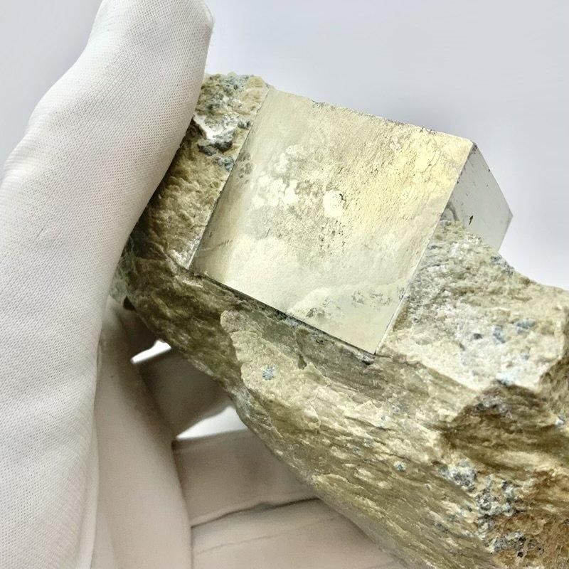 パイライト 原石 母岩付き 】 黄鉄鉱 pyrite 危険回避 魔除け パイライト 原石 母岩付き 】 黄鉄鉱 pyrite 危険回避 魔除け