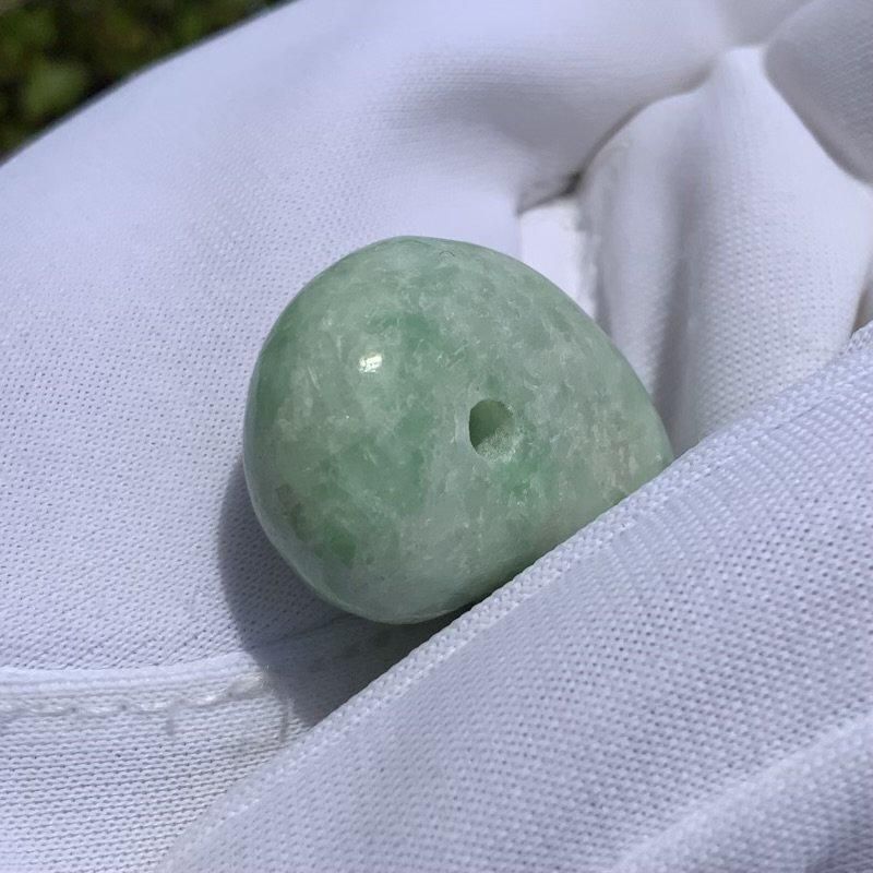 ☆縄文後期。『糸魚川翡翠勾玉』出土品。4.0cm。これ以上の宝石