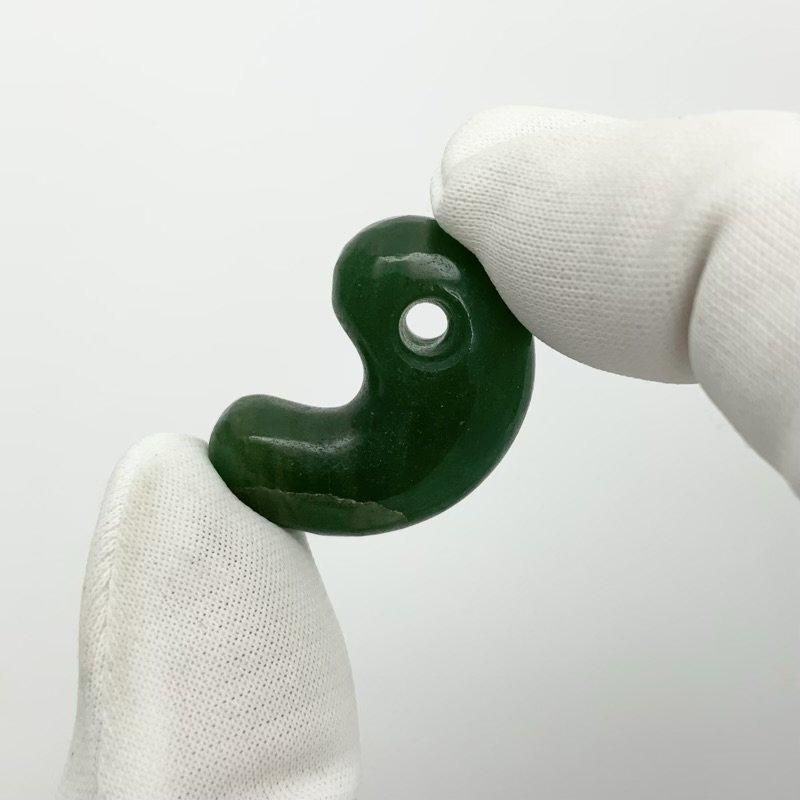 ミャンマー翡翠 勾玉 獣型 】 ひすい ヒスイ Jade 限定品 稀少