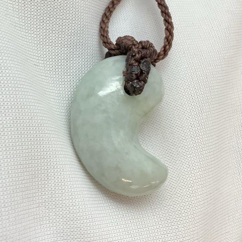 【未使用】糸魚川　勾玉　ネックレス　糸魚川ヒスイの店　ヒスイ　翡翠　マガタマ 糸魚川産翡翠勾玉 ネックレス 1点もの | 糸魚川翡翠・天然石を