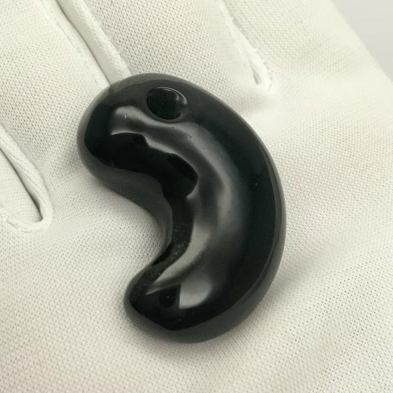 隠岐の島産黒曜石 勾玉(大) 巴型 】 隠岐黒曜石 おき こくよう