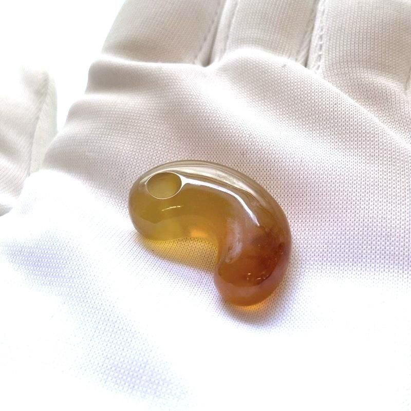 マダガスカル産めのうAA 勾玉 】 まがたま 瑪瑙 メノウ agate