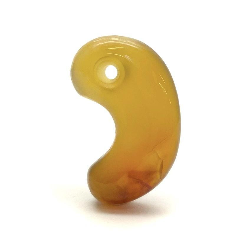 【 マダガスカル産めのうAA 勾玉 】 まがたま 瑪瑙 メノウ  agate アゲート 石英 魔除け 天然石 パワーストーン