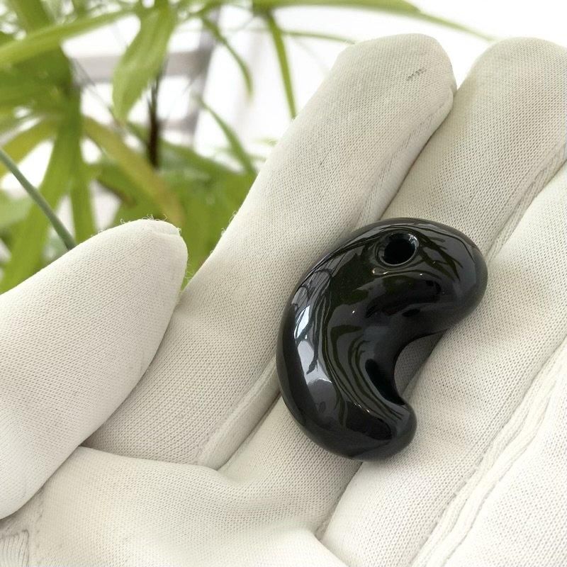 隠岐の島産黒曜石 勾玉(大) 巴型 】 隠岐黒曜石 おき こくよう