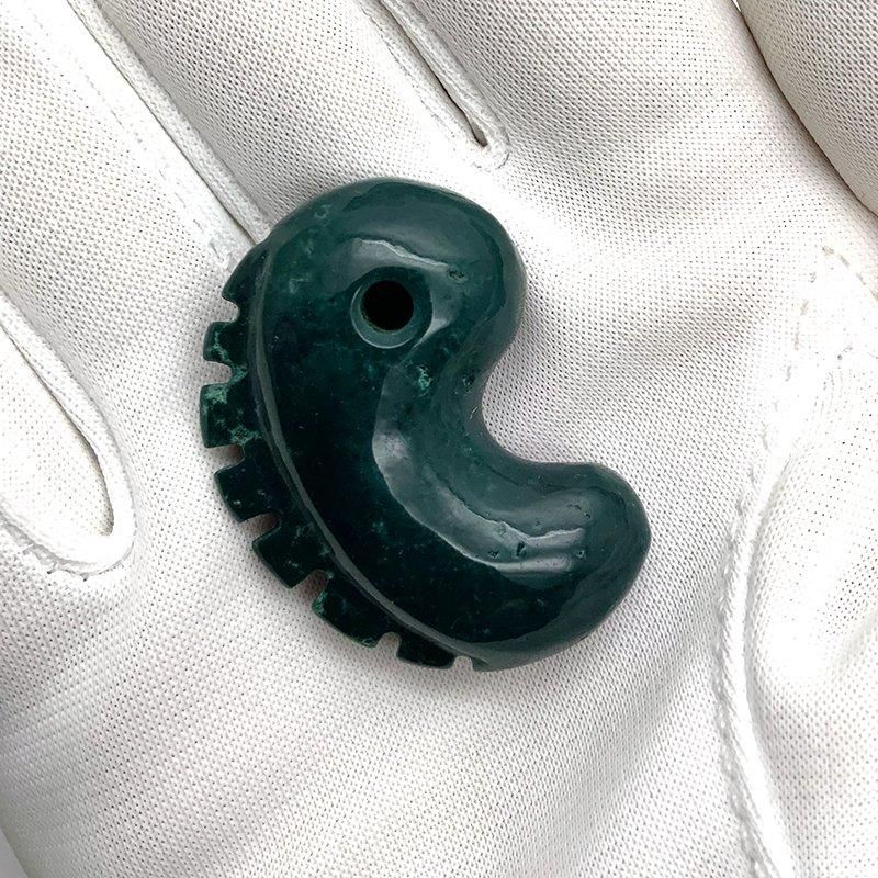 天然石 津軽錦石 の 獣型勾玉(まがたま)です。青碧玉 1点物！ Amazon.co.jp: 天然石 津軽錦石 の 獣型勾玉まがたまです。青虎