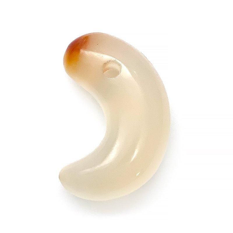 北海道枝幸産めのうSA 勾玉 巴型 】国産 瑪瑙 メノウ まがたま