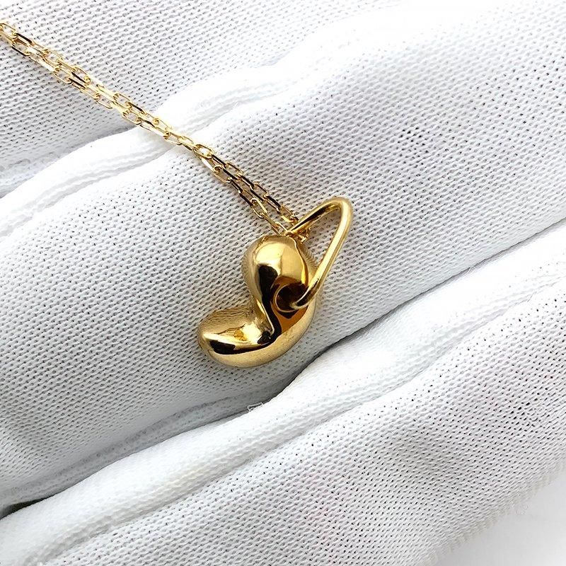 K18 勾玉ペンダント 】 黄金 まがたま ゴールド 魔除け 幸運 三種の