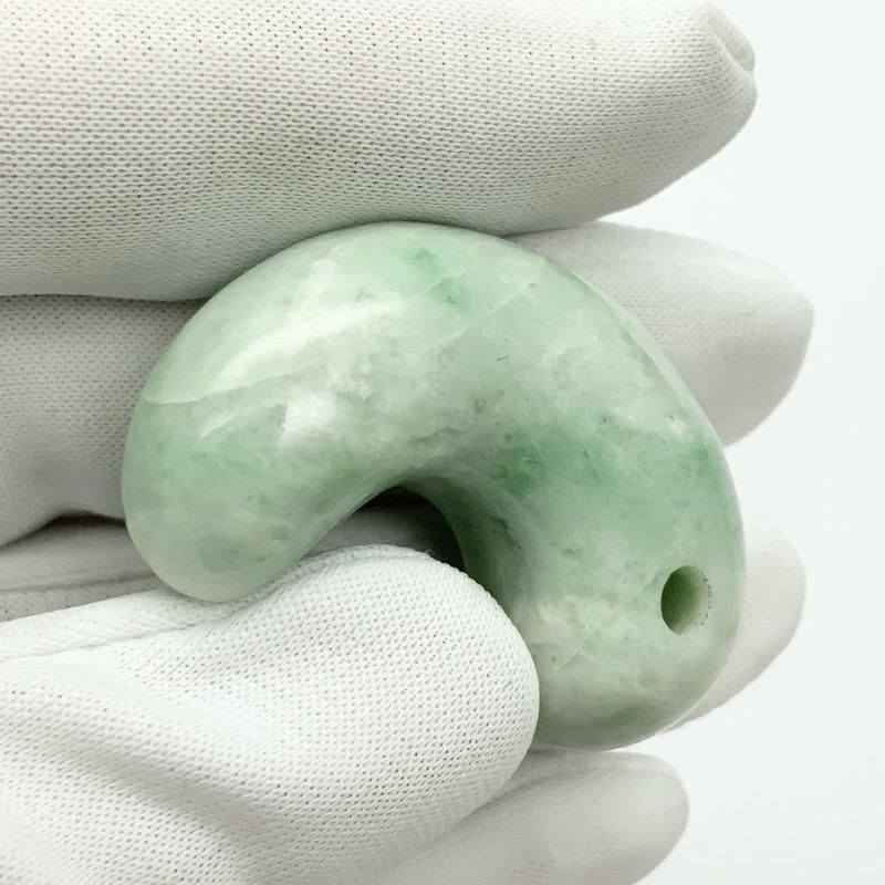 高品質　古墳期　糸魚川翡翠勾玉　結晶質　出土品　大型 ☆古墳期 『糸魚川翡翠勾玉』4.60cm。超琅玕翡翠。宝石質の最強