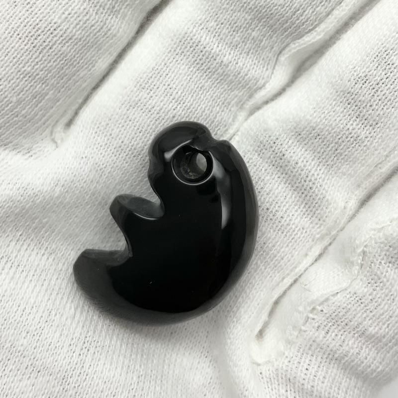 隠岐の島産黒曜石 勾玉 (中) 獣型 】 | めのうの店川島【公式