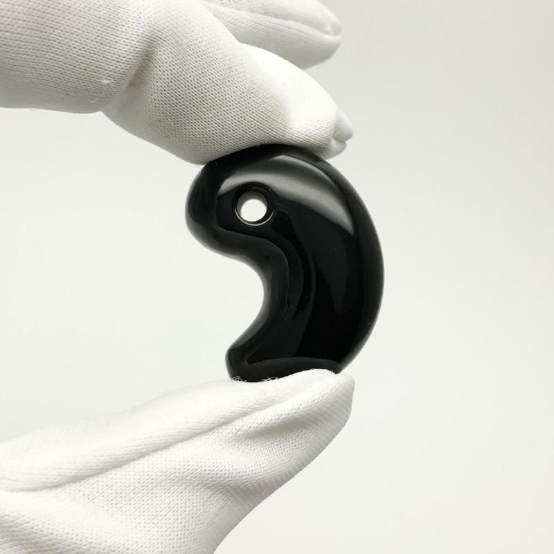 隠岐の島産黒曜石 勾玉(大) 巴型 】 | めのうの店川島【公式通販