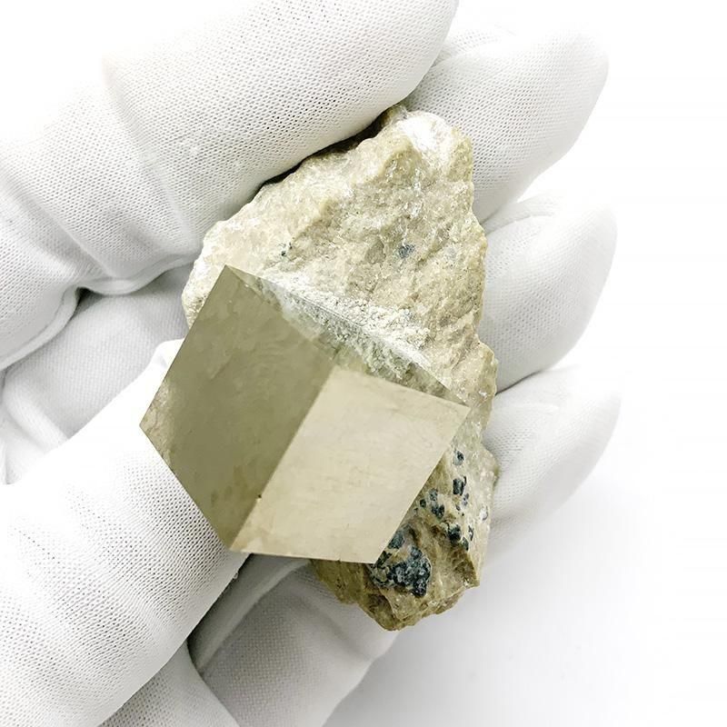 パイライト 原石（立方体結晶付き母岩） 】 | めのうの店川島【公式