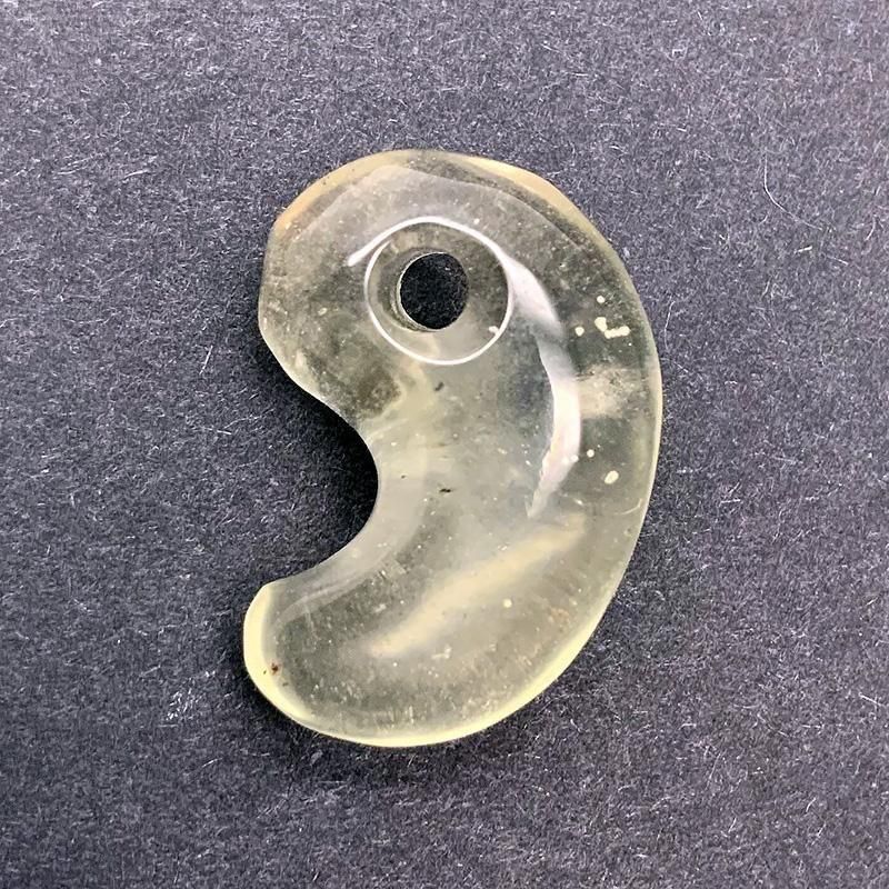 宇宙の煌めき リビアングラス 粒13mm 内径18cm リビアングラス(宝石名インパクトガラス(衝撃溶融ガラス