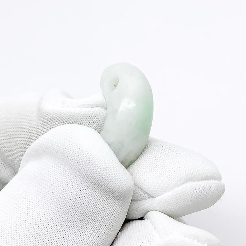 ✳本物の守護石をお身近に‼️ 出雲型糸魚川翡翠勾玉50万円以上の端材使用　鑑別書付 糸魚川翡翠 勾玉 巴型 】 | めのうの店川島【公式通販】創業明治10年