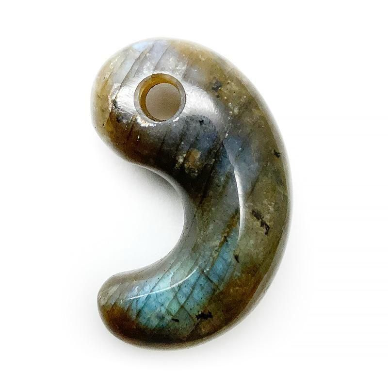【 ラブラドライト 巴型 勾玉 】 オーロラの石 青い閃光 守護のお守り  勾玉 天然石 パワーストーン