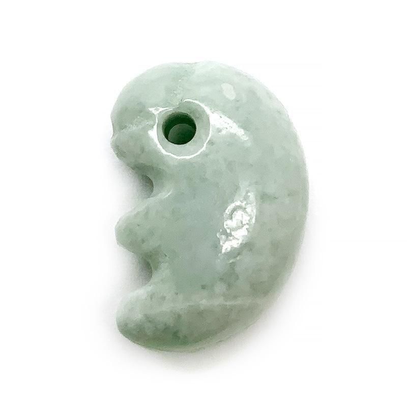 糸魚川翡翠‼️勾玉‼️糸巻き翡翠‼️希少‼️13.１g‼️送料無料‼️破格値‼️ 楽天市場】糸魚川翡翠 約50mm 獣型 勾玉 新潟県産 【一点物