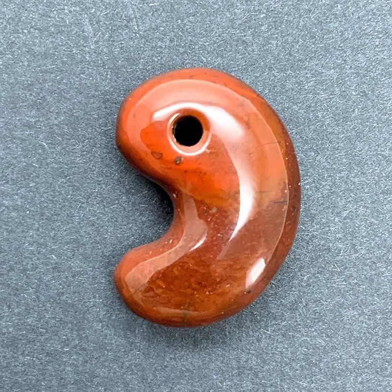 佐渡赤玉石 勾玉 中】 | めのうの店川島【公式通販】創業明治10年