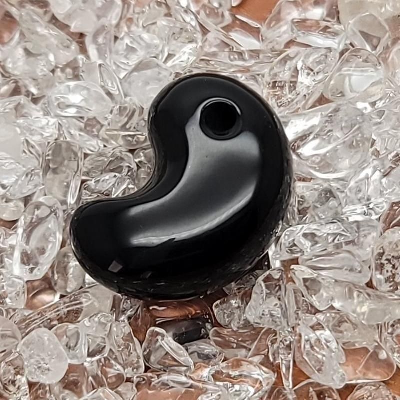 隠岐の島産黒曜石 勾玉(中) 巴型 】 | めのうの店川島【公式通販】創業