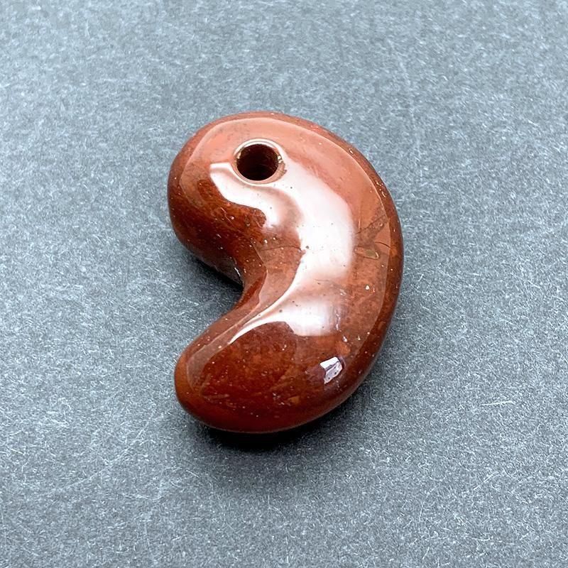 佐渡赤玉石 勾玉 中】 | めのうの店川島【公式通販】創業明治10年