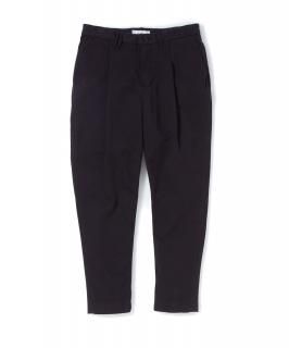 Classic Chino Tapered Tuck Pants / BLACK