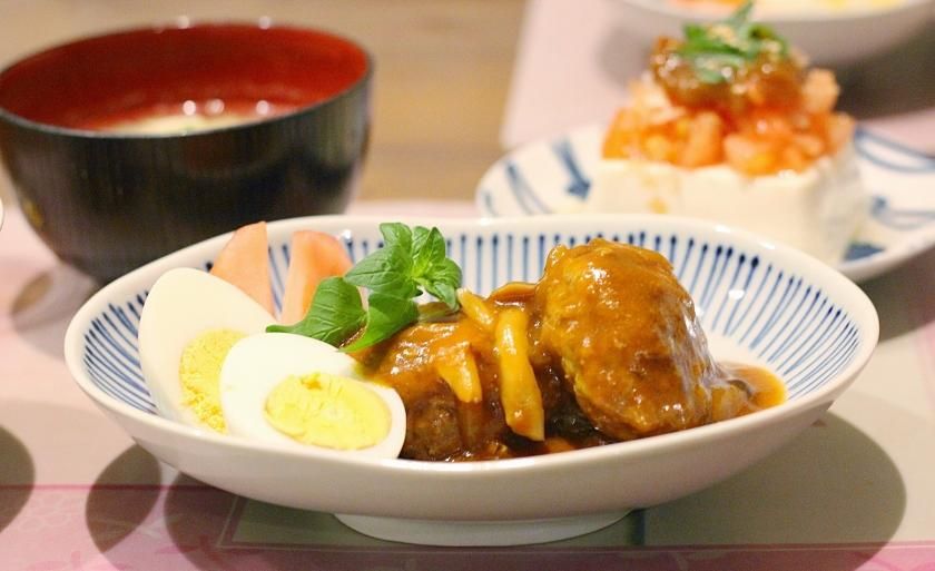 料理を引き立て使いやすい | 楕円皿・オーバル皿 | 波佐見焼窯元 山下陶苑