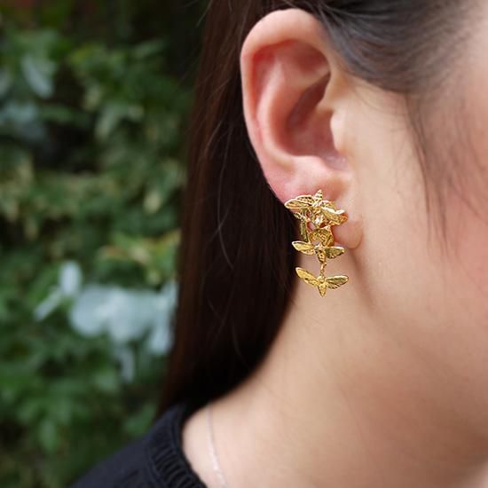 蛾揺れピアス | TORQUATA(トルクアータ) - gondoa 公式通販