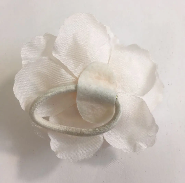 オフホワイトroseヘアゴム ヘアアクセサリー演奏会 ラミューズドレス通販