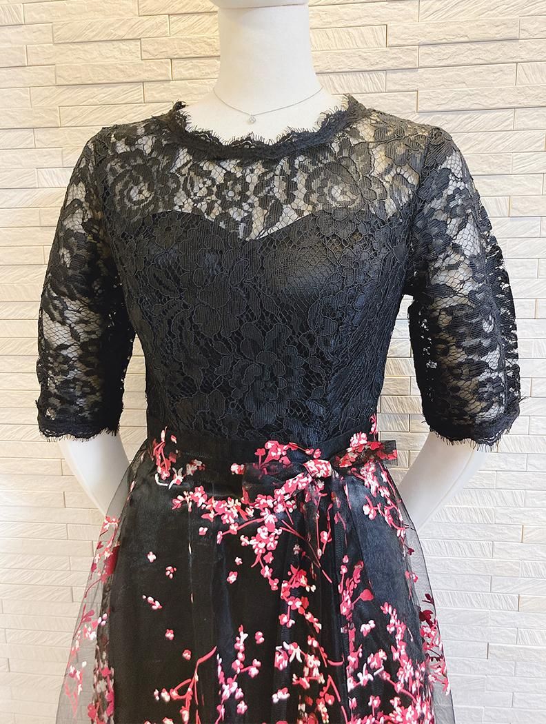 Petitプリント柄ロングドレス*お袖付き*レッド×ブラック Petitプリント柄ロングドレス*お袖付き*レッド×ブラック