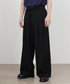 <img class='new_mark_img1' src='https://img.shop-pro.jp/img/new/icons7.gif' style='border:none;display:inline;margin:0px;padding:0px;width:auto;' />25WINTER TWO TUCK BAGGY TROUSERS 2/60 WASHER WOOL GABADINE  / markaʥޡ