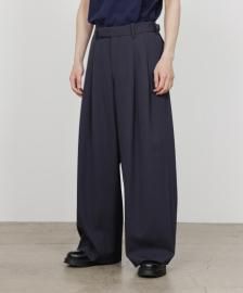 <img class='new_mark_img1' src='https://img.shop-pro.jp/img/new/icons7.gif' style='border:none;display:inline;margin:0px;padding:0px;width:auto;' />25WINTER TWO TUCK BAGGY TROUSERS 2/60 WASHER WOOL GABADINE  / markaʥޡ