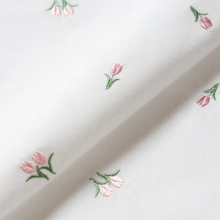 刺繍生地 【チューリップ/オフホワイト/ピンク】 カットクロス 綿ポリ