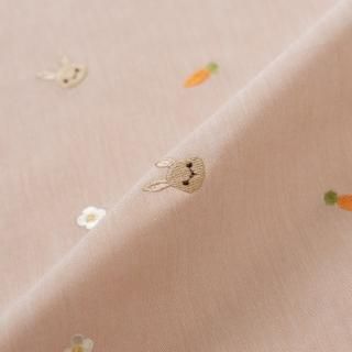 刺繍生地 【うさぎ＆にんじん/ピンクベージュ】 カットクロス 綿