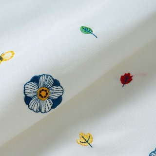 刺繍生地 【北欧フラワー/オフホワイト/カラフル】 カットクロス 綿ポリ