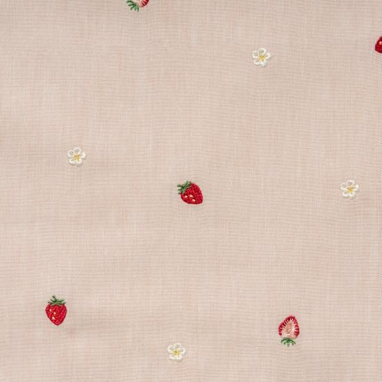 刺繍生地 【いちご/ピンクベージュ】 カットクロス 綿ポリ