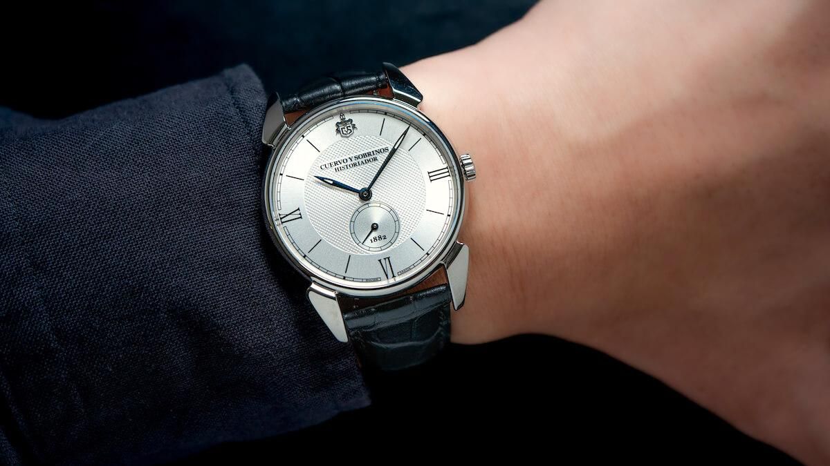 3130-1ABの腕装着画像