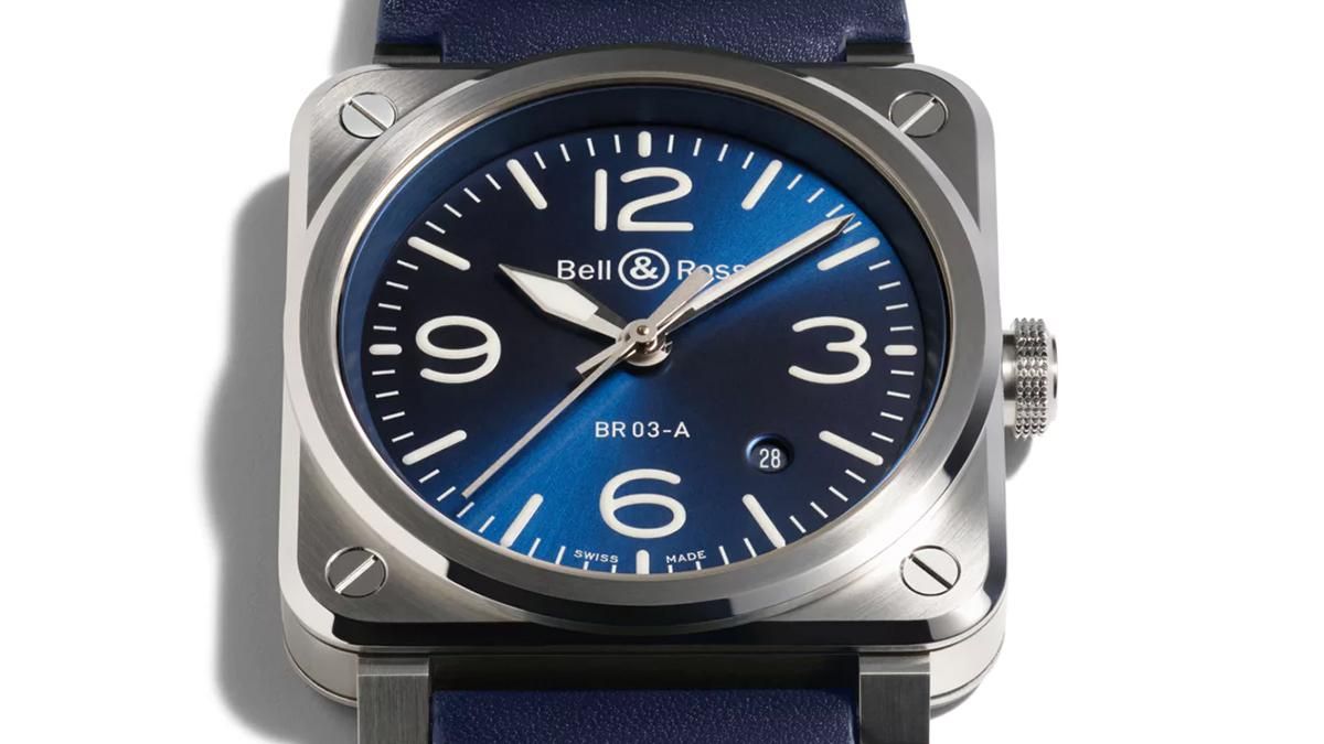 BR03A-BLU-ST/SCAの文字盤を拡大した画像