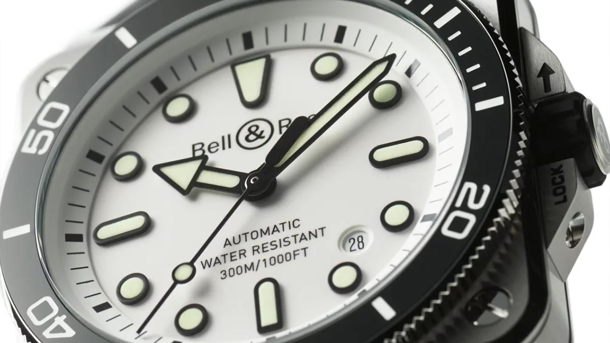 BR03A-D-WH-ST/SRBのダイアルを拡大した画像