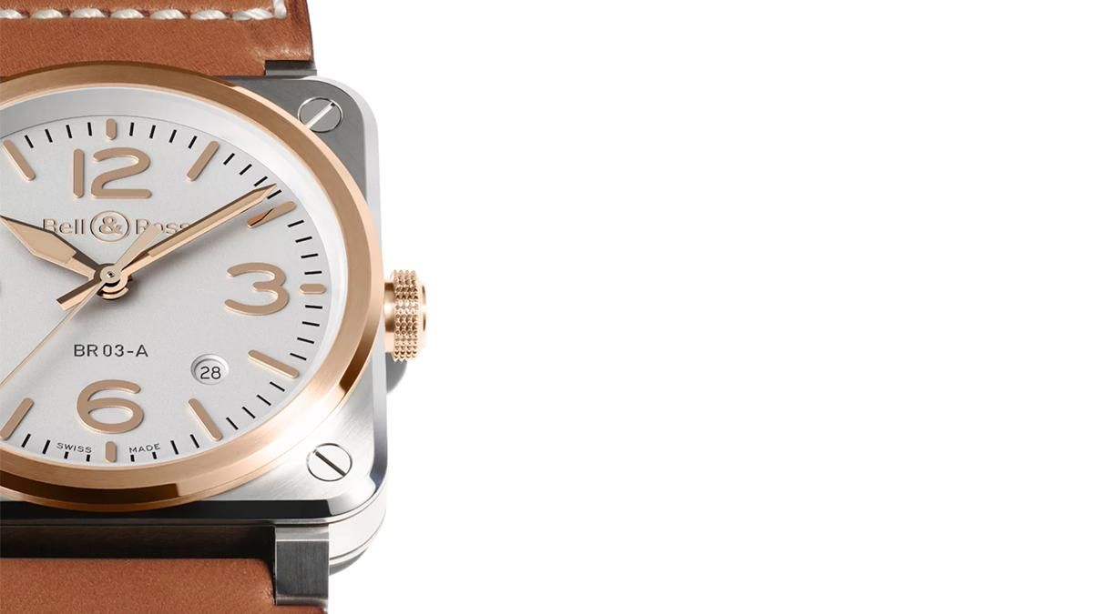 BR03A-WH-STPG/SCAの文字盤を拡大した画像