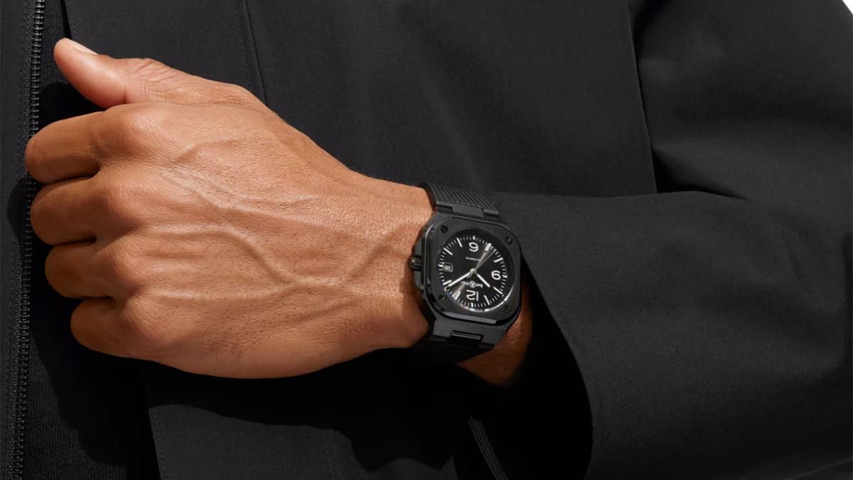 BR05A-BL-CE/SRBのケースを写した様子