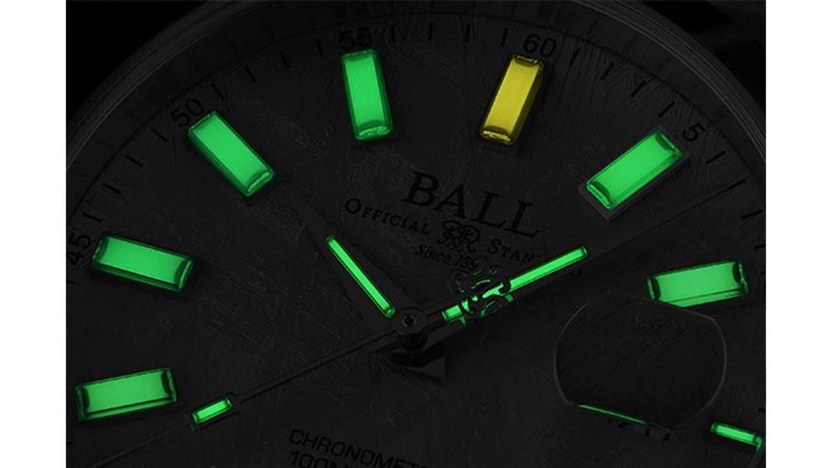 暗所で写した様子