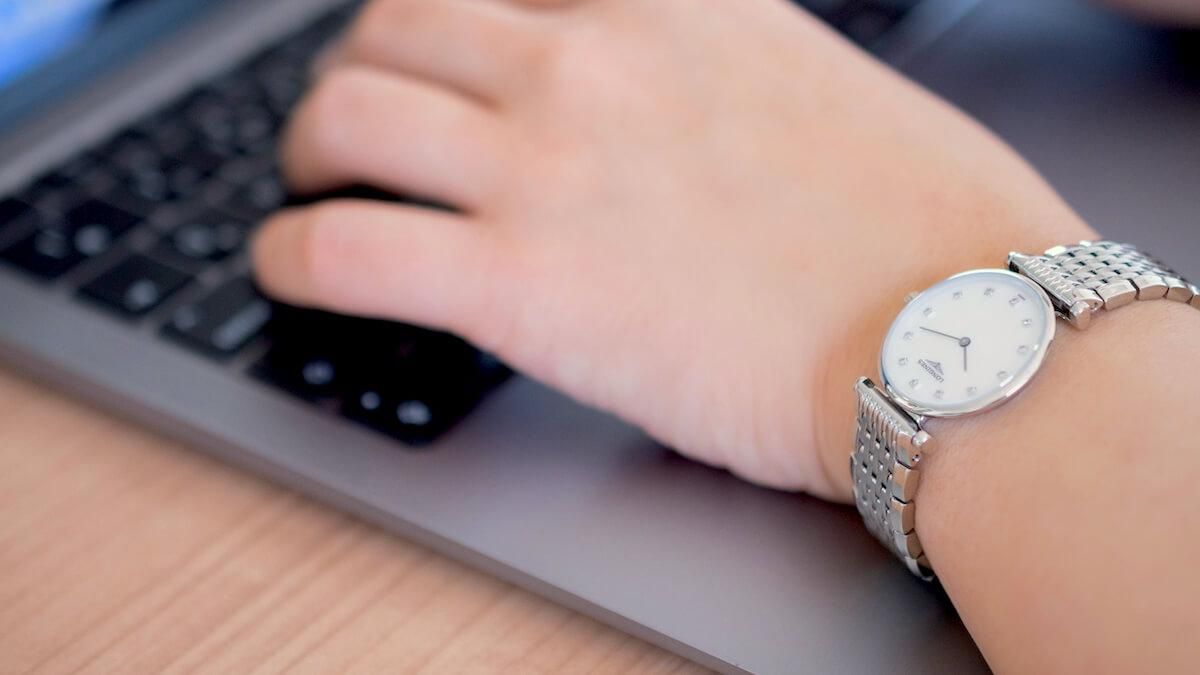 L4.209.4.87.6の腕装着画像