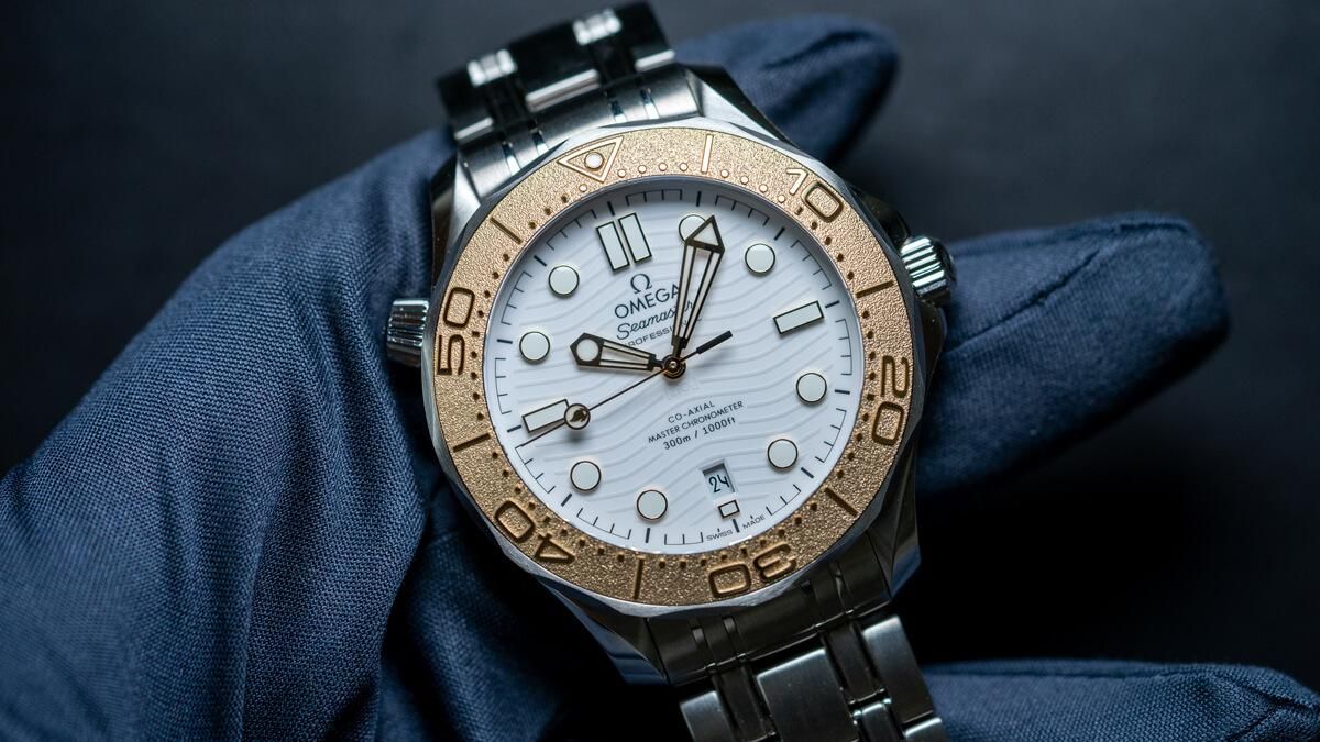 【オメガ シーマスター】金メダルの輝き！パリオリンピック2024を記念するスペシャルなダイバー300Mをレビュー