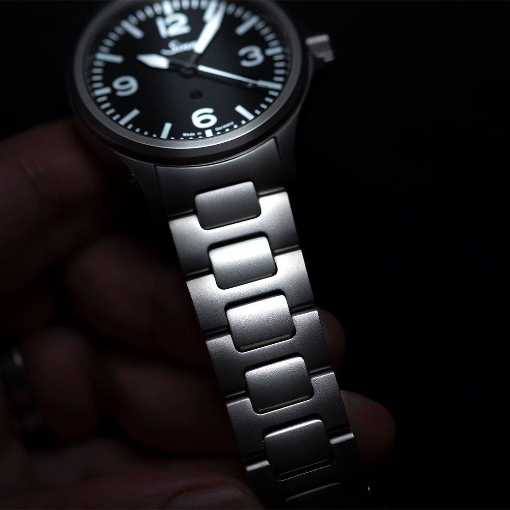 856.B Sinn ジン インストゥルメントウォッチ ブレスレット仕様