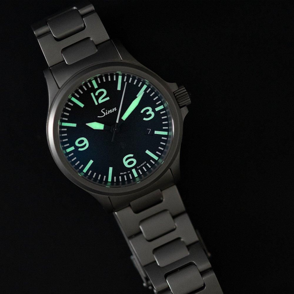 856.B Sinn ジン インストゥルメントウォッチ ブレスレット仕様