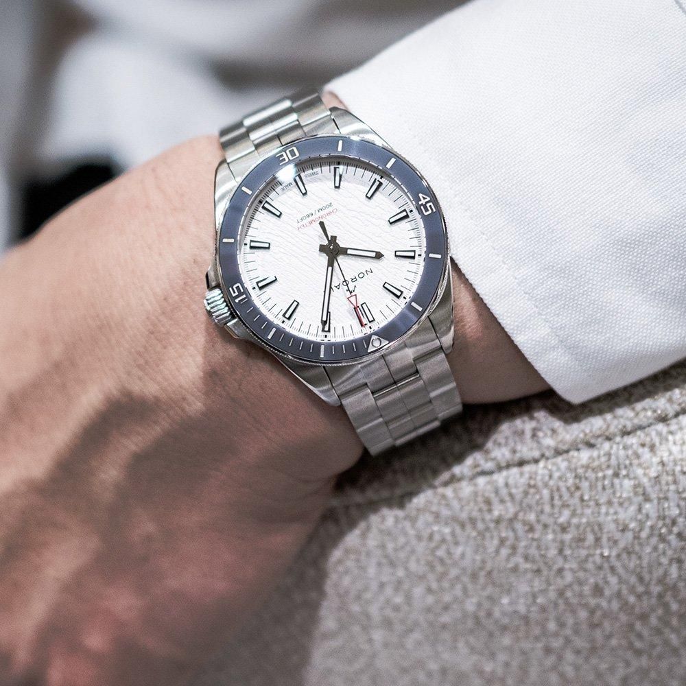 N1001.21S07.W01 NORQAIN ノルケイン アドベンチャー ネベレスト グレーシャー 40mm