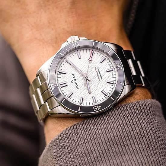 N1001.21S07.W01 NORQAIN ノルケイン アドベンチャー ネベレスト グレーシャー 40mm