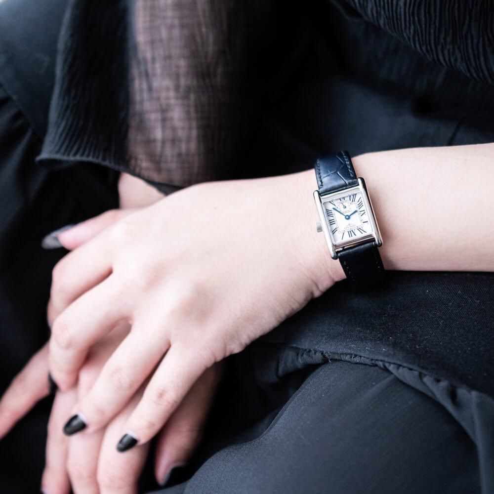 L5.200.4.71.2 LONGINES ロンジン ミニドルチェヴィータ 21.5×29mm