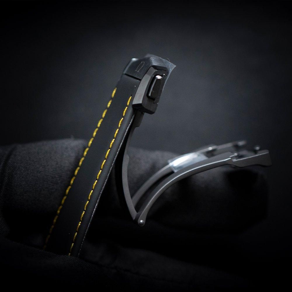  310.92.44.50.01.001 OMEGA オメガ スピードマスター ダーク サイド オブ ザ ムーン 44.25MM