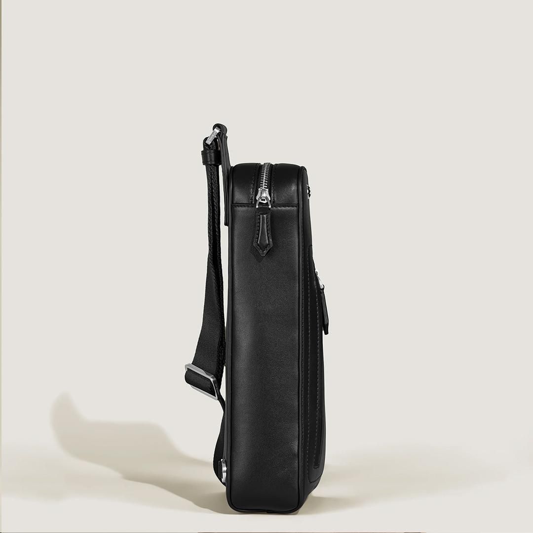 MB198742 MONTBLANC モンブラン ソフト コンパクト スリングバッグ