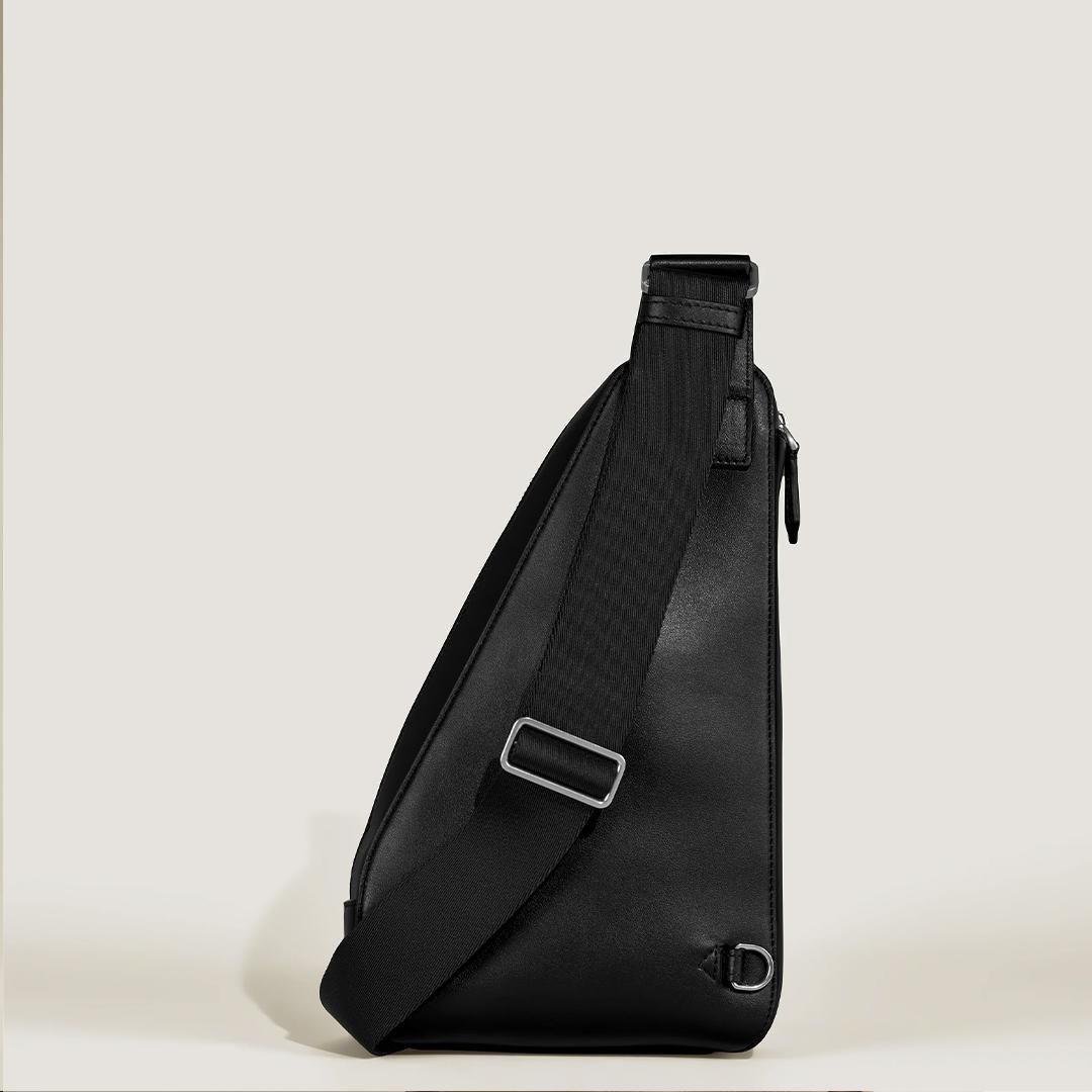 MB198742 MONTBLANC モンブラン ソフト コンパクト スリングバッグ