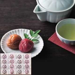 Premium 紀州南高梅 16粒 木箱入り (A382)